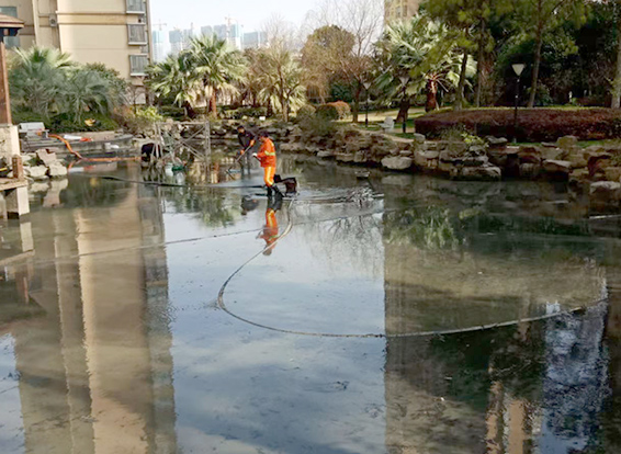 黄平景观池淤泥清理