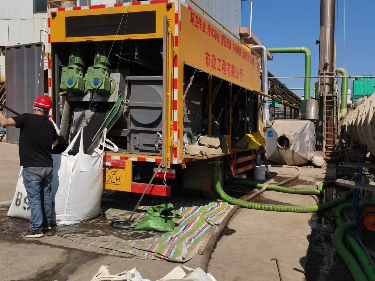 黄平淤泥压干处理